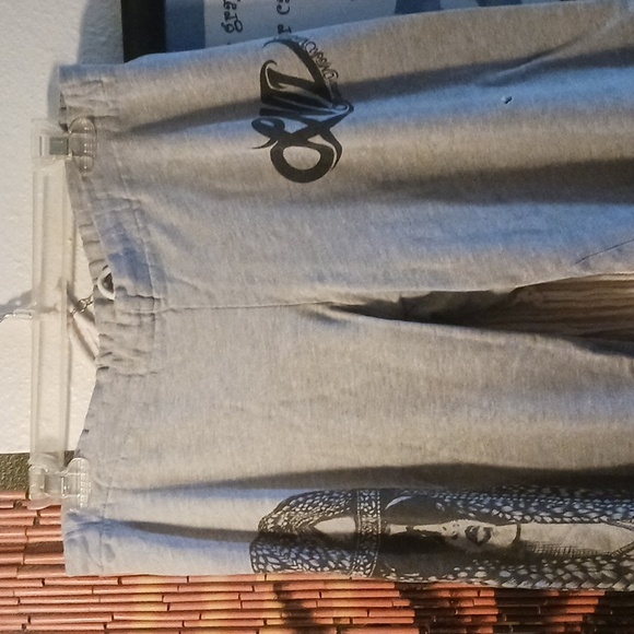 Lauren Moshi Gray Graphic Joggers - Picture 1 of 9